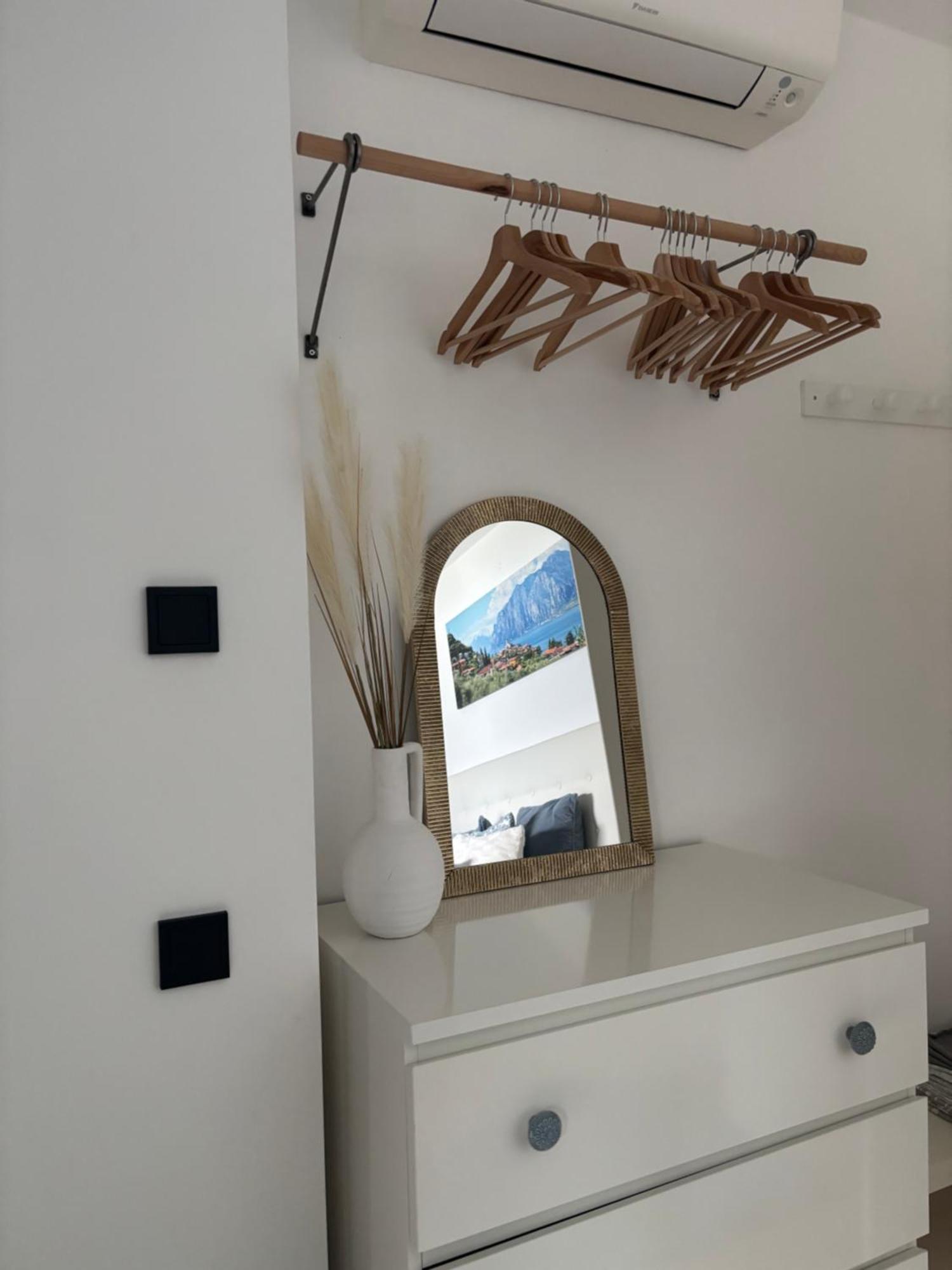 Ferienwohnung Le Rocce Torri Del Benaco Exterior foto